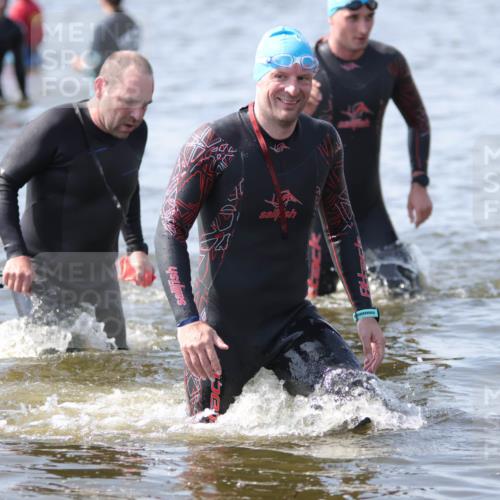 22.06.2025 - Viking Triathlon H.Heesch http://msf.ph/oto/8062023 22.06.2025 10:43:26 Schwimmen 115, 257, 410, 480, 483, 501, 620 meine-sportfotos.de