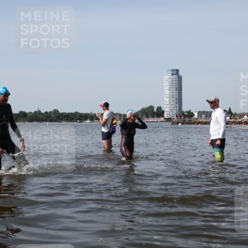 22.06.2025 - Viking Triathlon Michael Strokosch http://msf.ph/oto/8062034 22.06.2025 10:47:49 Schwimmen 71, 84, 190, 223, 261, 285, 452, 606 meine-sportfotos.de