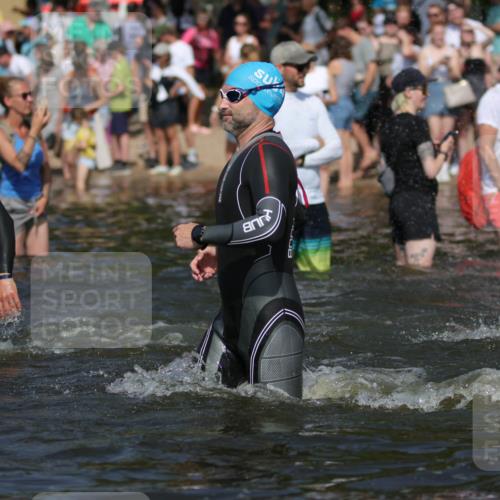 22.06.2025 - Viking Triathlon H.Heesch http://msf.ph/oto/8062045 22.06.2025 10:04:59 Schwimmen 197, 232, 254, 295, 362, 386, 394, 407, 416, 423, 500, 509, 527, 605, 620 meine-sportfotos.de