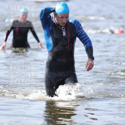 22.06.2025 - Viking Triathlon H.Heesch http://msf.ph/oto/8062049 22.06.2025 10:43:34 Schwimmen 257, 410, 480, 501, 531, 620 meine-sportfotos.de