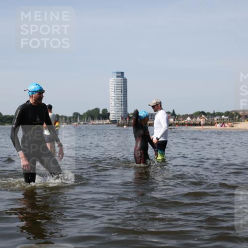 22.06.2025 - Viking Triathlon Michael Strokosch http://msf.ph/oto/8062059 22.06.2025 10:47:51 Schwimmen 71, 84, 190, 223, 261, 285, 452 meine-sportfotos.de