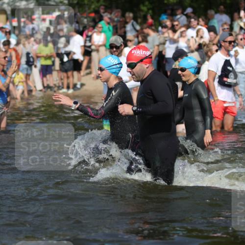22.06.2025 - Viking Triathlon H.Heesch http://msf.ph/oto/8062066 22.06.2025 10:05:03 Schwimmen 197, 232, 254, 295, 362, 386, 394, 407, 416, 423, 500, 509, 527, 605, 620 meine-sportfotos.de
