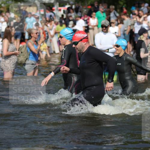 22.06.2025 - Viking Triathlon H.Heesch http://msf.ph/oto/8062072 22.06.2025 10:05:04 Schwimmen 197, 232, 254, 362, 386, 388, 394, 395, 407, 416, 423, 500, 527, 605, 620 meine-sportfotos.de