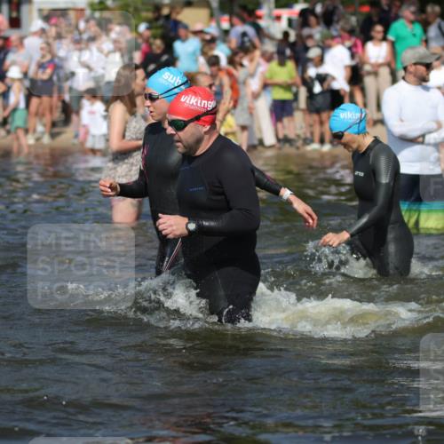22.06.2025 - Viking Triathlon H.Heesch http://msf.ph/oto/8062083 22.06.2025 10:05:04 Schwimmen 197, 232, 254, 362, 386, 388, 394, 395, 407, 416, 423, 500, 527, 605, 620 meine-sportfotos.de