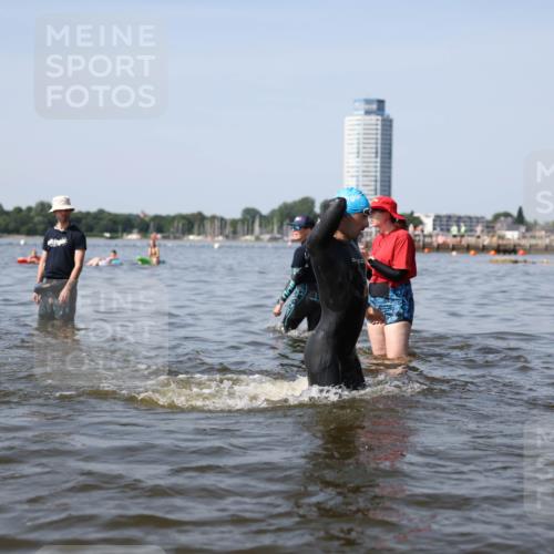 22.06.2025 - Viking Triathlon Michael Strokosch http://msf.ph/oto/8062130 22.06.2025 10:27:38 Schwimmen 1, 176, 230, 272, 286, 611 meine-sportfotos.de