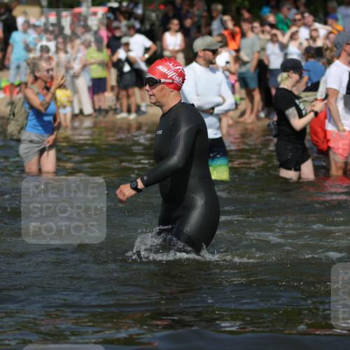 22.06.2025 - Viking Triathlon H.Heesch http://msf.ph/oto/8062131 22.06.2025 10:05:10 Schwimmen 94, 171, 172, 232, 291, 346, 386, 388, 389, 395, 407, 418, 500, 605, 627 meine-sportfotos.de