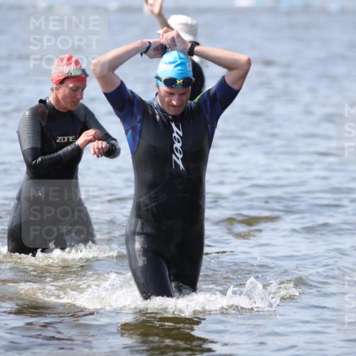 22.06.2025 - Viking Triathlon H.Heesch http://msf.ph/oto/8062140 22.06.2025 10:43:57 Schwimmen 41, 123, 249, 343, 362, 442, 627, 637, 650 meine-sportfotos.de