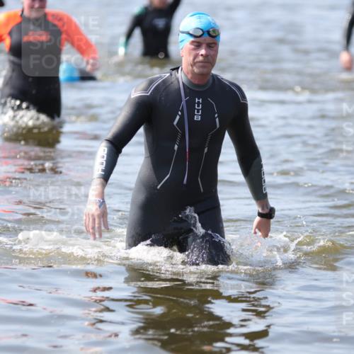 22.06.2025 - Viking Triathlon H.Heesch http://msf.ph/oto/8062143 22.06.2025 10:43:59 Schwimmen 41, 123, 249, 343, 362, 442, 467, 627, 637, 650 meine-sportfotos.de