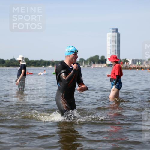 22.06.2025 - Viking Triathlon Michael Strokosch http://msf.ph/oto/8062170 22.06.2025 10:27:41 Schwimmen 1, 176, 198, 230, 272, 534, 611 meine-sportfotos.de