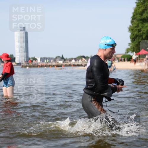 22.06.2025 - Viking Triathlon Michael Strokosch http://msf.ph/oto/8062190 22.06.2025 10:27:42 Schwimmen 1, 176, 198, 230, 272, 534, 611 meine-sportfotos.de