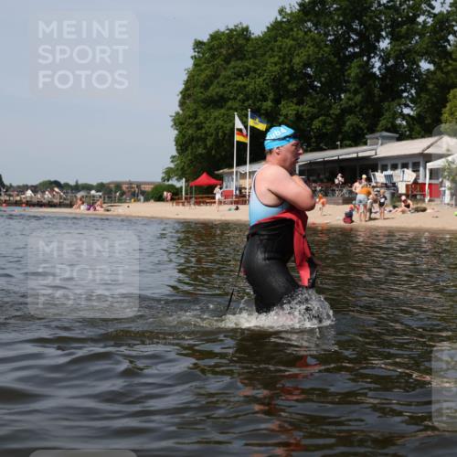 22.06.2025 - Viking Triathlon Michael Strokosch http://msf.ph/oto/8062192 22.06.2025 10:48:26 Schwimmen 471, 494 meine-sportfotos.de