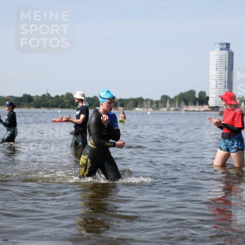 22.06.2025 - Viking Triathlon Michael Strokosch http://msf.ph/oto/8062194 22.06.2025 10:27:47 Schwimmen 1, 90, 176, 198, 230, 289, 534, 616 meine-sportfotos.de