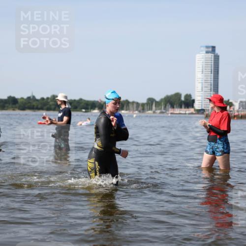 22.06.2025 - Viking Triathlon Michael Strokosch http://msf.ph/oto/8062197 22.06.2025 10:27:48 Schwimmen 1, 90, 176, 196, 198, 230, 289, 534, 616 meine-sportfotos.de