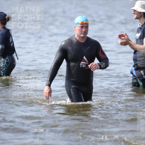 22.06.2025 - Viking Triathlon H.Heesch http://msf.ph/oto/8062200 22.06.2025 10:44:07 Schwimmen 41, 103, 123, 130, 249, 343, 439, 442, 467, 627, 637, 650 meine-sportfotos.de