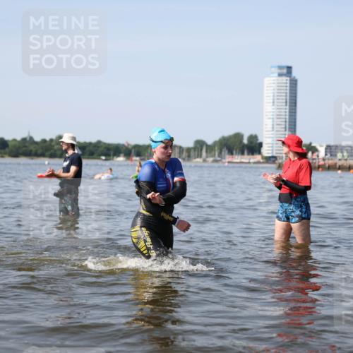 22.06.2025 - Viking Triathlon Michael Strokosch http://msf.ph/oto/8062202 22.06.2025 10:27:48 Schwimmen 1, 90, 176, 196, 198, 230, 289, 534, 616 meine-sportfotos.de