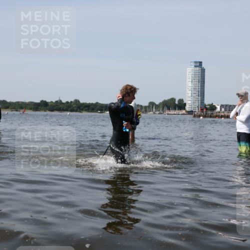 22.06.2025 - Viking Triathlon Michael Strokosch http://msf.ph/oto/8062207 22.06.2025 10:48:31 Schwimmen 412, 471, 494 meine-sportfotos.de