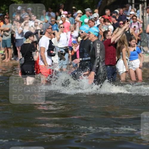 22.06.2025 - Viking Triathlon H.Heesch http://msf.ph/oto/8062211 22.06.2025 10:05:18 Schwimmen 57, 59, 61, 94, 138, 171, 172, 291, 314, 346, 388, 389, 395, 418, 536, 627 meine-sportfotos.de