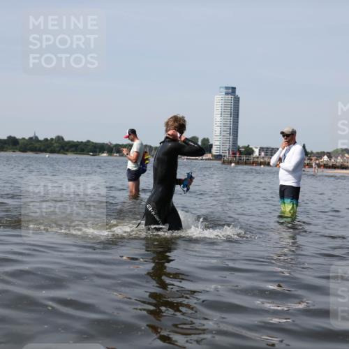 22.06.2025 - Viking Triathlon Michael Strokosch http://msf.ph/oto/8062216 22.06.2025 10:48:31 Schwimmen 412, 471, 494 meine-sportfotos.de