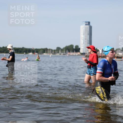 22.06.2025 - Viking Triathlon Michael Strokosch http://msf.ph/oto/8062221 22.06.2025 10:27:49 Schwimmen 14, 90, 176, 178, 196, 198, 230, 289, 534, 616 meine-sportfotos.de