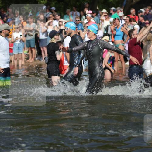 22.06.2025 - Viking Triathlon H.Heesch http://msf.ph/oto/8062222 22.06.2025 10:05:18 Schwimmen 57, 59, 61, 94, 138, 171, 172, 291, 314, 346, 388, 389, 395, 418, 536, 627 meine-sportfotos.de