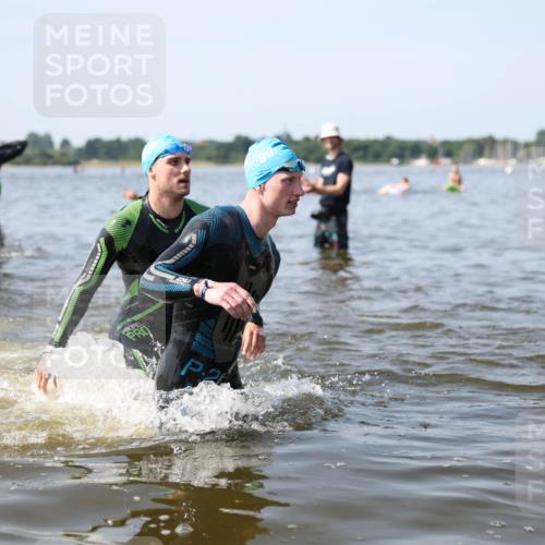 22.06.2025 - Viking Triathlon Michael Strokosch http://msf.ph/oto/8062224 22.06.2025 10:27:50 Schwimmen 14, 90, 176, 178, 196, 198, 230, 289, 534, 616 meine-sportfotos.de