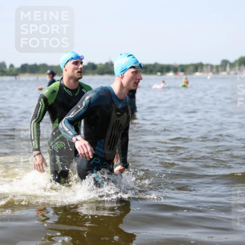 22.06.2025 - Viking Triathlon Michael Strokosch http://msf.ph/oto/8062227 22.06.2025 10:27:50 Schwimmen 14, 90, 176, 178, 196, 198, 230, 289, 534, 616 meine-sportfotos.de