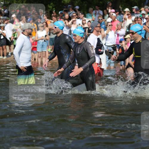 22.06.2025 - Viking Triathlon H.Heesch http://msf.ph/oto/8062232 22.06.2025 10:05:19 Schwimmen 57, 59, 61, 94, 138, 171, 172, 291, 314, 346, 389, 418, 437, 536, 627, 655 meine-sportfotos.de