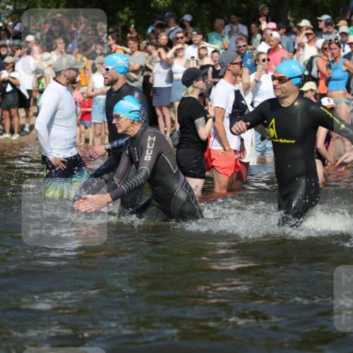 22.06.2025 - Viking Triathlon H.Heesch http://msf.ph/oto/8062236 22.06.2025 10:05:19 Schwimmen 57, 59, 61, 94, 138, 171, 172, 291, 314, 346, 389, 418, 437, 536, 627, 655 meine-sportfotos.de