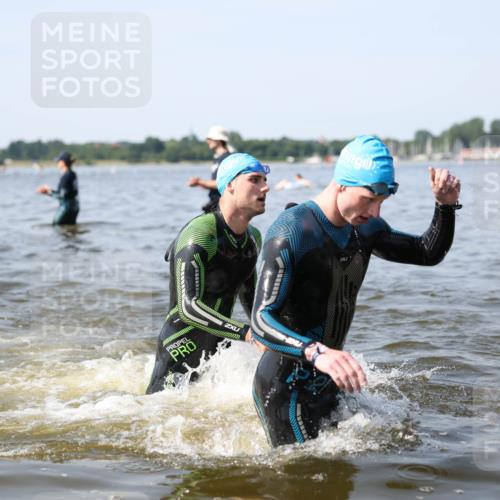 22.06.2025 - Viking Triathlon Michael Strokosch http://msf.ph/oto/8062237 22.06.2025 10:27:51 Schwimmen 14, 90, 176, 178, 196, 198, 230, 289, 401, 534, 616 meine-sportfotos.de