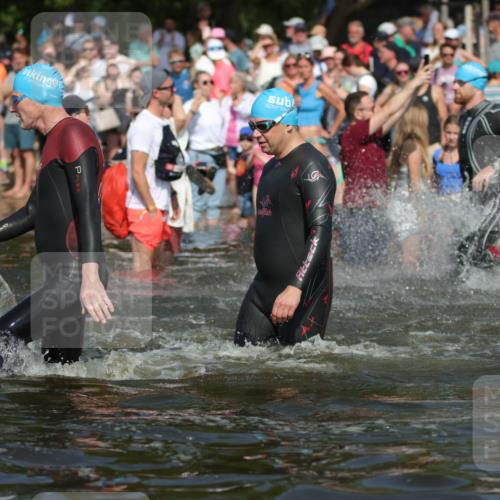 22.06.2025 - Viking Triathlon H.Heesch http://msf.ph/oto/8062240 22.06.2025 10:05:20 Schwimmen 57, 59, 61, 138, 171, 172, 228, 314, 346, 389, 418, 437, 536, 601, 655 meine-sportfotos.de
