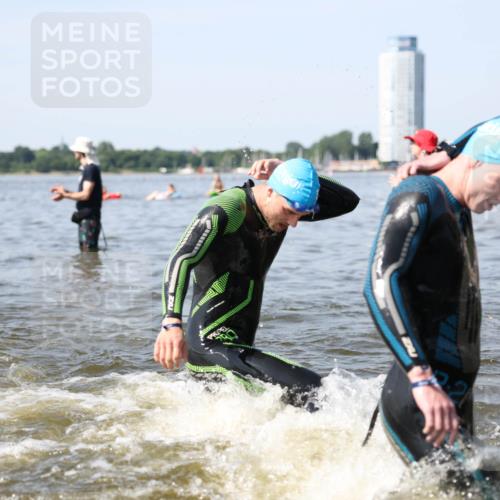 22.06.2025 - Viking Triathlon Michael Strokosch http://msf.ph/oto/8062244 22.06.2025 10:27:51 Schwimmen 14, 90, 176, 178, 196, 198, 230, 289, 401, 534, 616 meine-sportfotos.de