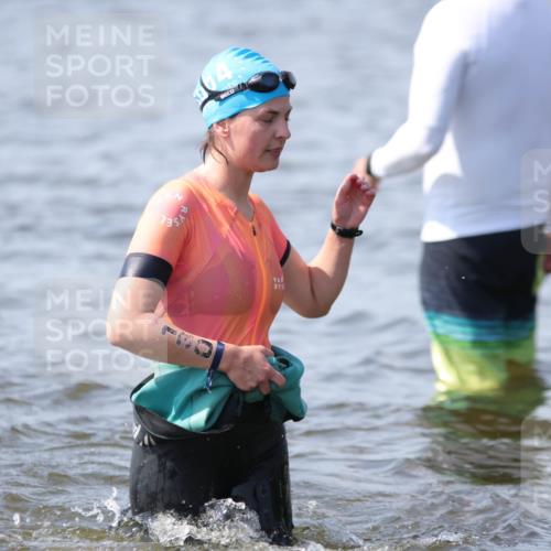 22.06.2025 - Viking Triathlon H.Heesch http://msf.ph/oto/8062246 22.06.2025 10:44:22 Schwimmen 103, 130, 205, 219, 439, 467 meine-sportfotos.de