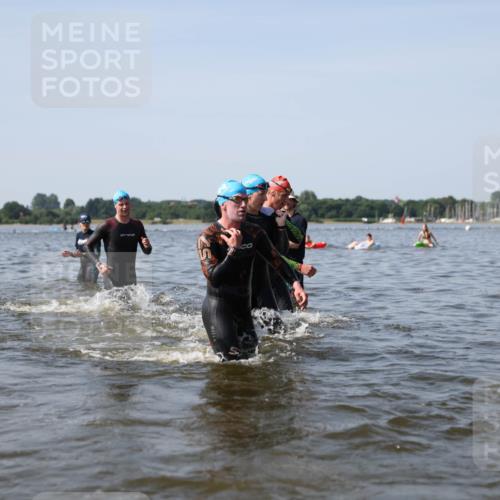 22.06.2025 - Viking Triathlon Michael Strokosch http://msf.ph/oto/8062264 22.06.2025 10:27:54 Schwimmen 14, 90, 178, 196, 198, 230, 289, 401, 534, 616 meine-sportfotos.de