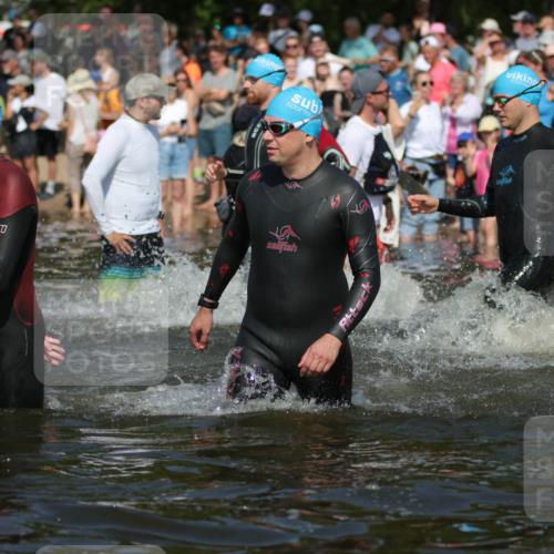 22.06.2025 - Viking Triathlon H.Heesch http://msf.ph/oto/8062269 22.06.2025 10:05:21 Schwimmen 57, 59, 61, 138, 171, 172, 228, 314, 346, 389, 418, 437, 536, 601, 655 meine-sportfotos.de