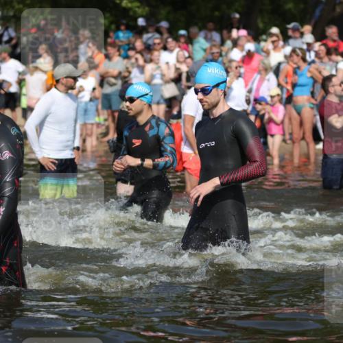 22.06.2025 - Viking Triathlon H.Heesch http://msf.ph/oto/8062273 22.06.2025 10:05:22 Schwimmen 57, 59, 61, 138, 171, 172, 228, 314, 346, 389, 418, 437, 536, 601, 655 meine-sportfotos.de