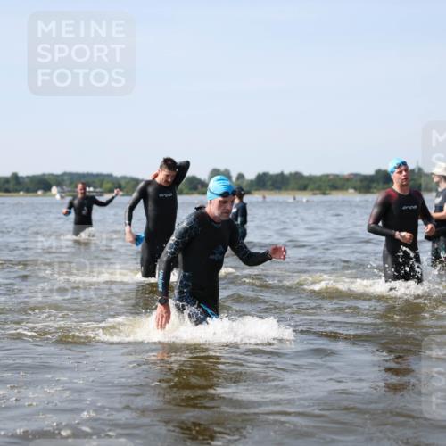 22.06.2025 - Viking Triathlon Michael Strokosch http://msf.ph/oto/8062274 22.06.2025 10:27:55 Schwimmen 14, 90, 178, 196, 198, 230, 289, 401, 534, 616 meine-sportfotos.de