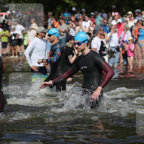 22.06.2025 - Viking Triathlon H.Heesch http://msf.ph/oto/8062279 22.06.2025 10:05:23 Schwimmen 57, 59, 61, 138, 171, 172, 228, 314, 346, 389, 418, 437, 536, 601, 655 meine-sportfotos.de