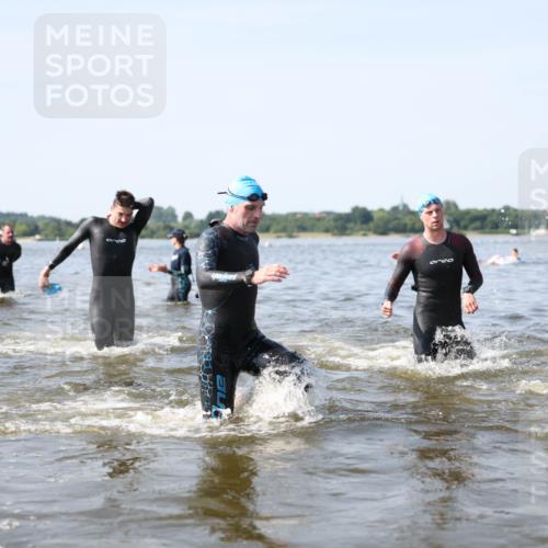 22.06.2025 - Viking Triathlon Michael Strokosch http://msf.ph/oto/8062285 22.06.2025 10:27:56 Schwimmen 14, 90, 178, 196, 198, 230, 289, 401, 534, 616 meine-sportfotos.de