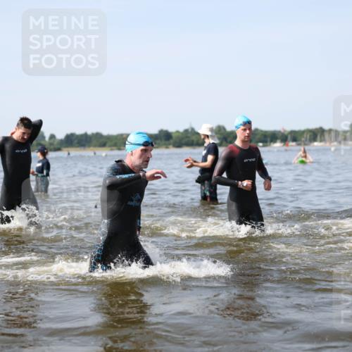 22.06.2025 - Viking Triathlon Michael Strokosch http://msf.ph/oto/8062286 22.06.2025 10:27:56 Schwimmen 14, 90, 178, 196, 198, 230, 289, 401, 534, 616 meine-sportfotos.de