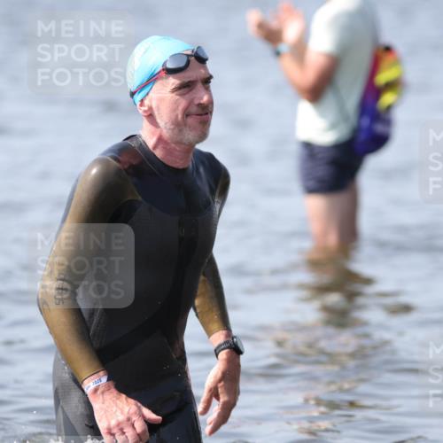 22.06.2025 - Viking Triathlon H.Heesch http://msf.ph/oto/8062297 22.06.2025 10:44:48 Schwimmen 18, 39, 168, 440, 446, 638, 653 meine-sportfotos.de