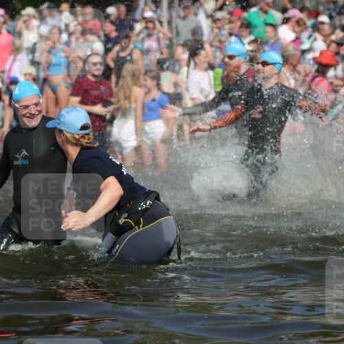 22.06.2025 - Viking Triathlon H.Heesch http://msf.ph/oto/8062298 22.06.2025 10:05:25 Schwimmen 57, 59, 61, 138, 150, 167, 181, 228, 314, 437, 536, 538, 601, 654, 655 meine-sportfotos.de
