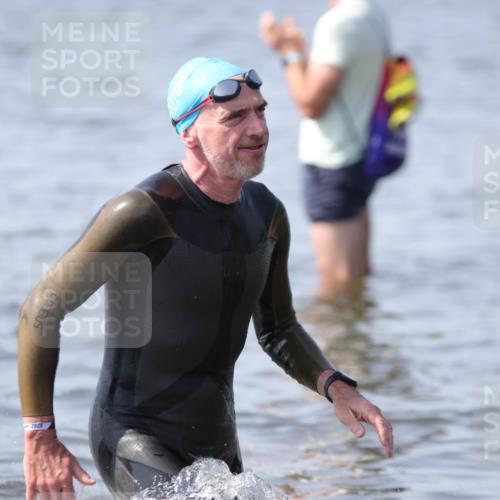 22.06.2025 - Viking Triathlon H.Heesch http://msf.ph/oto/8062302 22.06.2025 10:44:48 Schwimmen 18, 39, 168, 440, 446, 638, 653 meine-sportfotos.de
