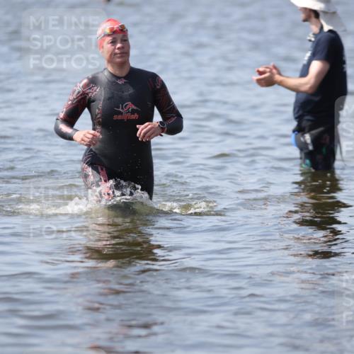 22.06.2025 - Viking Triathlon H.Heesch http://msf.ph/oto/8062309 22.06.2025 10:44:51 Schwimmen 18, 39, 168, 440, 446, 638, 653 meine-sportfotos.de