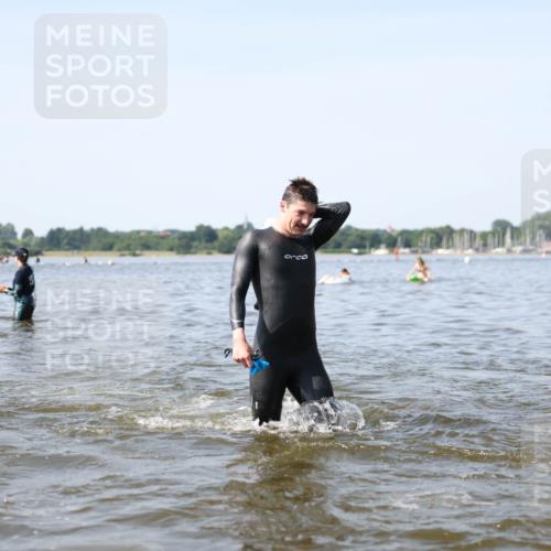 22.06.2025 - Viking Triathlon Michael Strokosch http://msf.ph/oto/8062316 22.06.2025 10:27:59 Schwimmen 14, 90, 178, 196, 198, 230, 289, 367, 401, 534, 616 meine-sportfotos.de