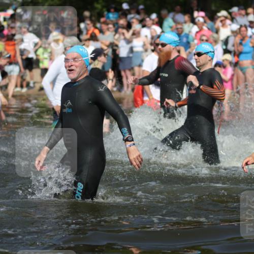 22.06.2025 - Viking Triathlon H.Heesch http://msf.ph/oto/8062319 22.06.2025 10:05:26 Schwimmen 57, 59, 61, 138, 150, 167, 181, 228, 314, 437, 536, 538, 601, 654, 655 meine-sportfotos.de