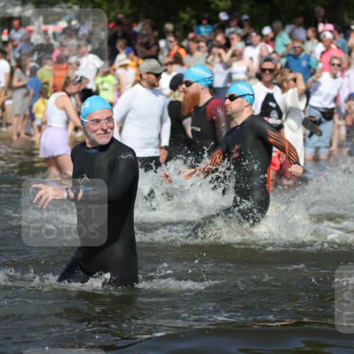 22.06.2025 - Viking Triathlon H.Heesch http://msf.ph/oto/8062322 22.06.2025 10:05:26 Schwimmen 57, 59, 61, 138, 150, 167, 181, 228, 314, 437, 536, 538, 601, 654, 655 meine-sportfotos.de