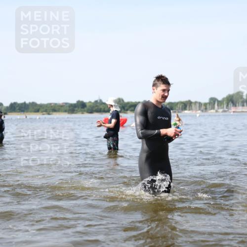 22.06.2025 - Viking Triathlon Michael Strokosch http://msf.ph/oto/8062323 22.06.2025 10:27:59 Schwimmen 14, 90, 178, 196, 198, 230, 289, 367, 401, 534, 616 meine-sportfotos.de