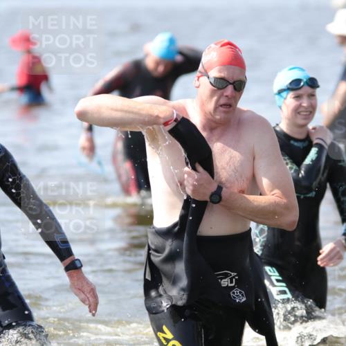 22.06.2025 - Viking Triathlon H.Heesch http://msf.ph/oto/8062333 22.06.2025 10:44:57 Schwimmen 39, 168, 346, 493, 638, 653 meine-sportfotos.de