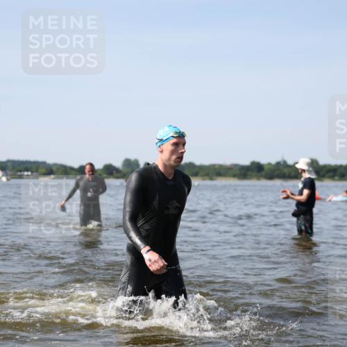 22.06.2025 - Viking Triathlon Michael Strokosch http://msf.ph/oto/8062334 22.06.2025 10:28:01 Schwimmen 14, 90, 178, 196, 289, 367, 401, 534, 616 meine-sportfotos.de