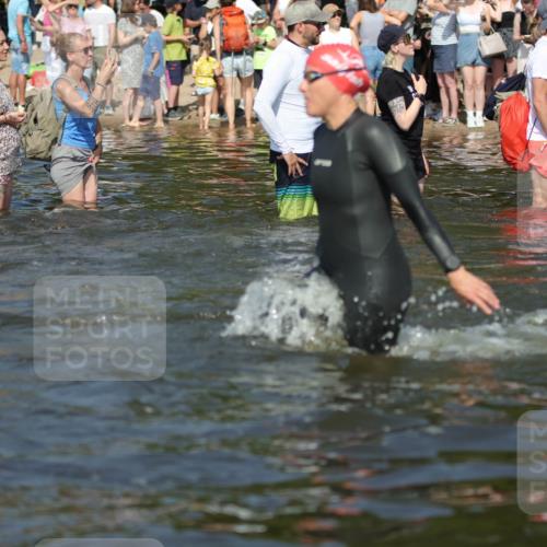 22.06.2025 - Viking Triathlon H.Heesch http://msf.ph/oto/8062335 22.06.2025 10:05:30 Schwimmen 22, 150, 167, 181, 210, 228, 314, 437, 439, 462, 538, 601, 603, 654, 655 meine-sportfotos.de